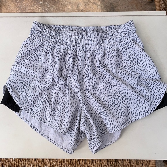 Lululemon | play of the pleats shorts - Picture 5 of 10